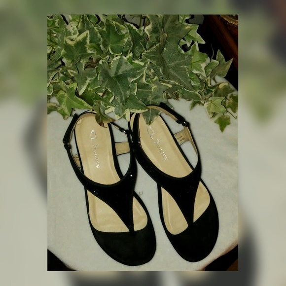 CL by Chinese Laundry Shoes - 🎀Super Cute Black Micro Suede Sandles🎀